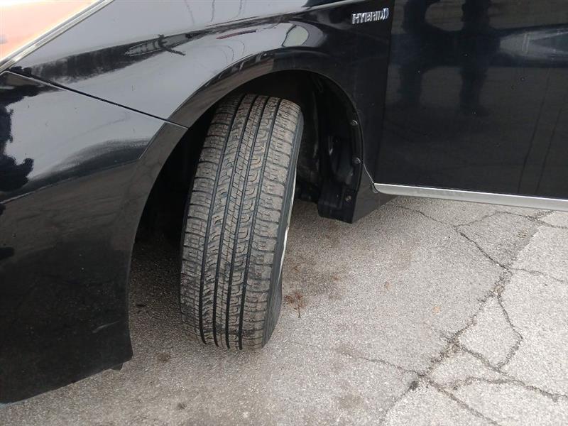 Toyota Prius Prius V 2012