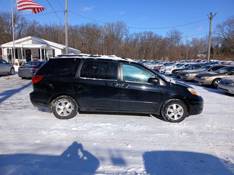 Toyota Sienna XLE FWD 2009