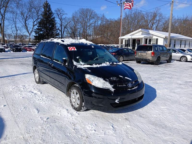 Toyota Sienna XLE FWD 2009