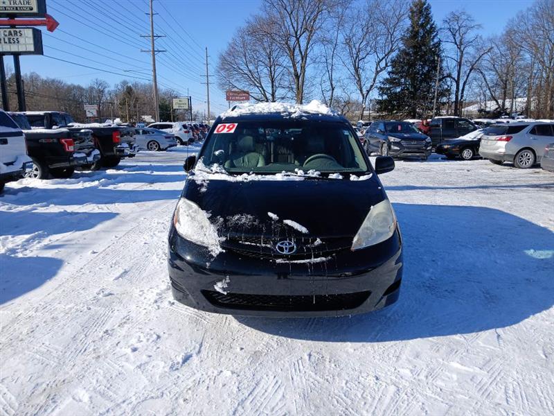 Toyota Sienna XLE FWD 2009