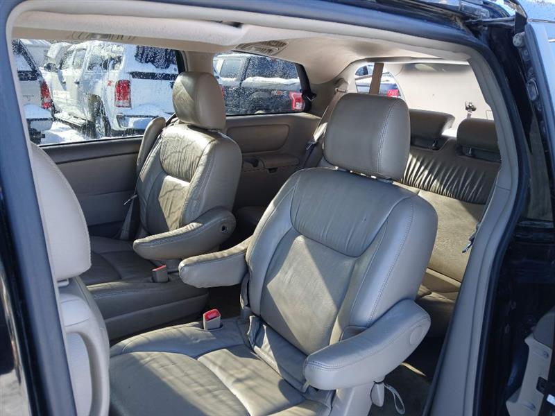 Toyota Sienna XLE FWD 2009