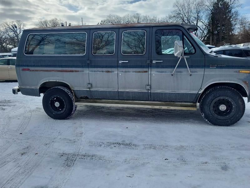 Ford Club Wagon E250 1989