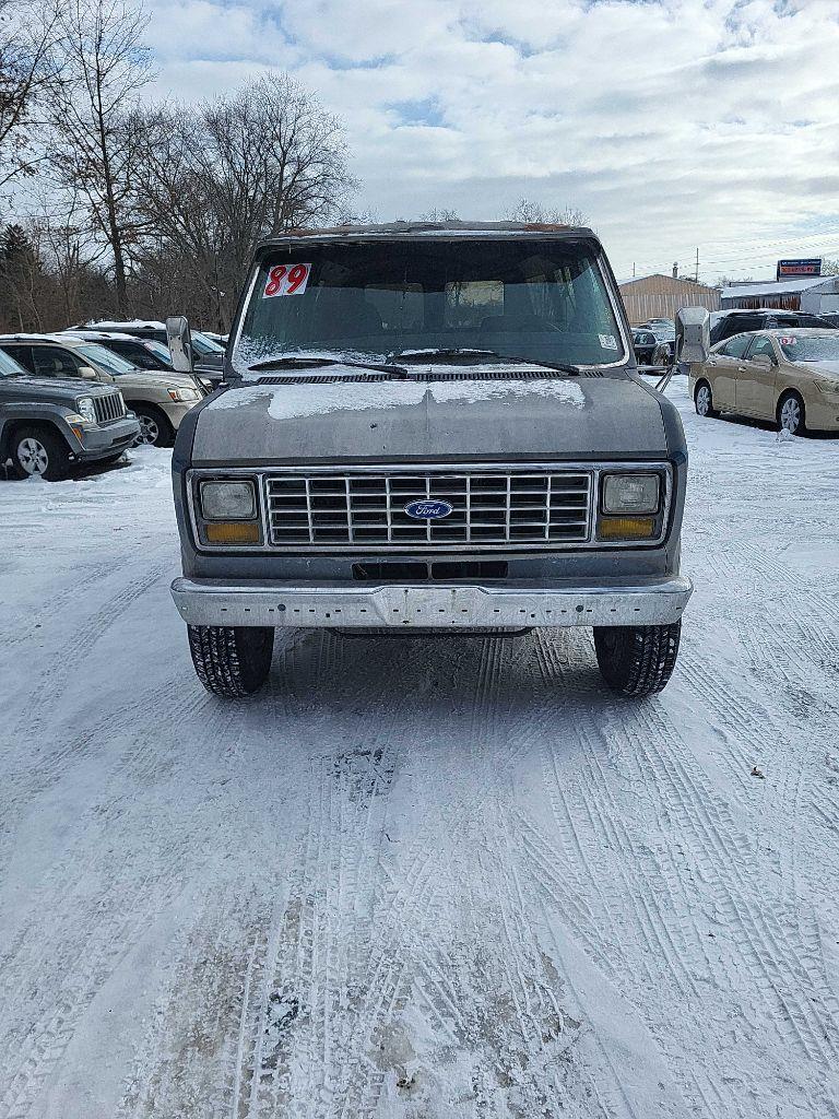 Ford Club Wagon E250 1989