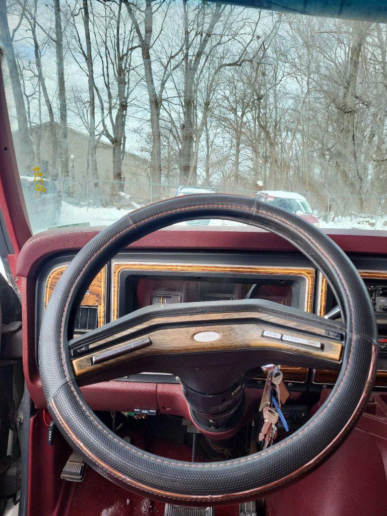 Ford Club Wagon E250 1989