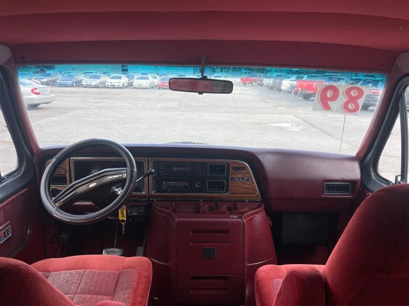 Ford Club Wagon E250 1989