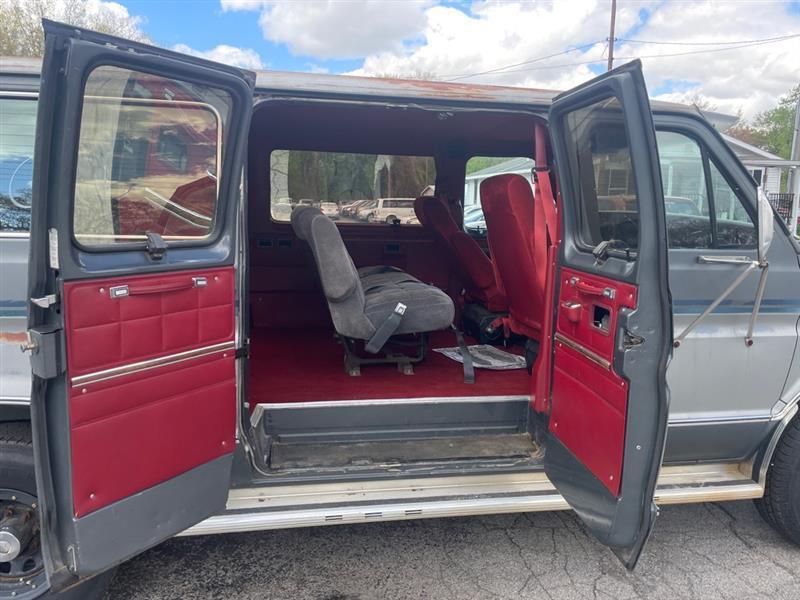 Ford Club Wagon E250 1989
