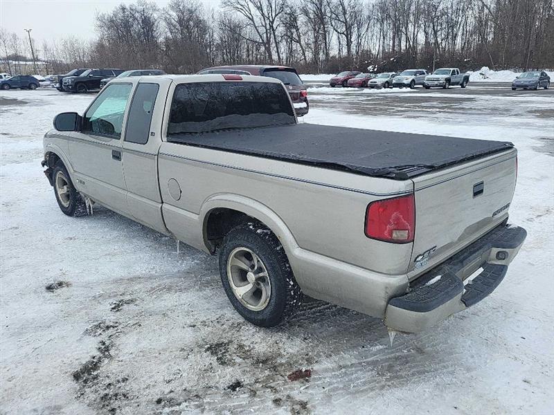Chevrolet S10 Pickup LS Ext. Cab 2WD 2000