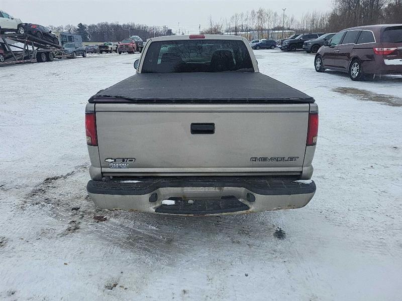 Chevrolet S10 Pickup LS Ext. Cab 2WD 2000