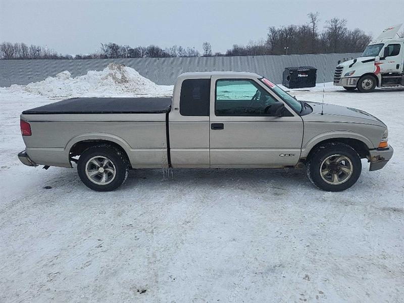 Chevrolet S10 Pickup LS Ext. Cab 2WD 2000