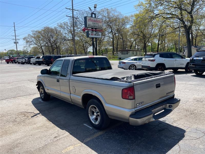 Chevrolet S10 Pickup LS Ext. Cab 2WD 2000