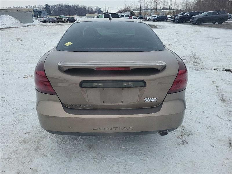 Pontiac Grand Prix Sedan 2007