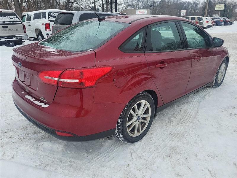 Ford Focus SE Sedan 2016