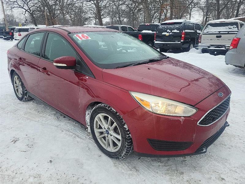 Ford Focus SE Sedan 2016