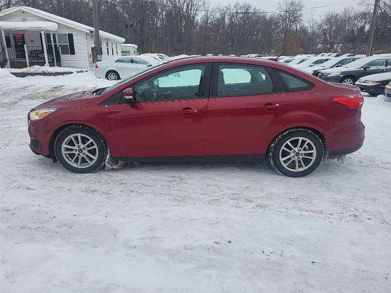 Ford Focus SE Sedan 2016