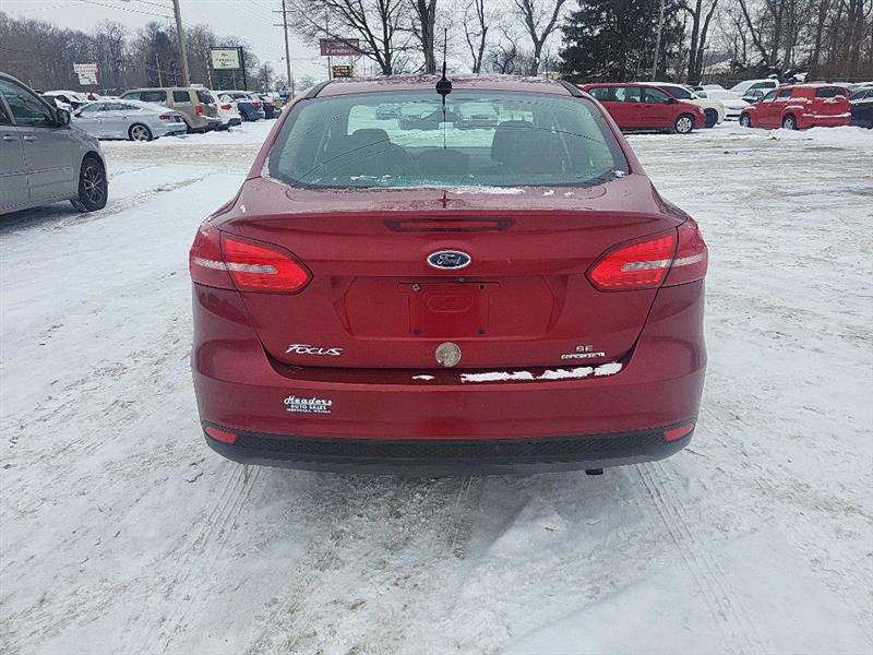 Ford Focus SE Sedan 2016