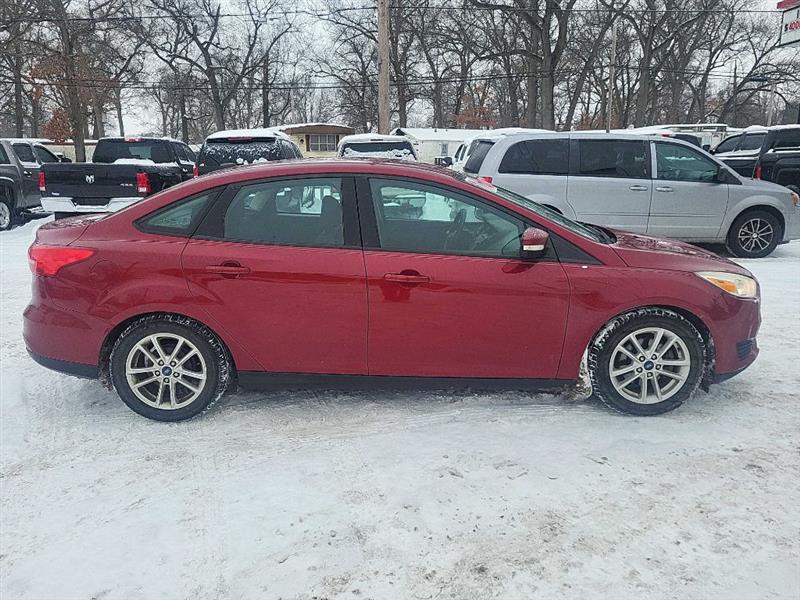 Ford Focus SE Sedan 2016