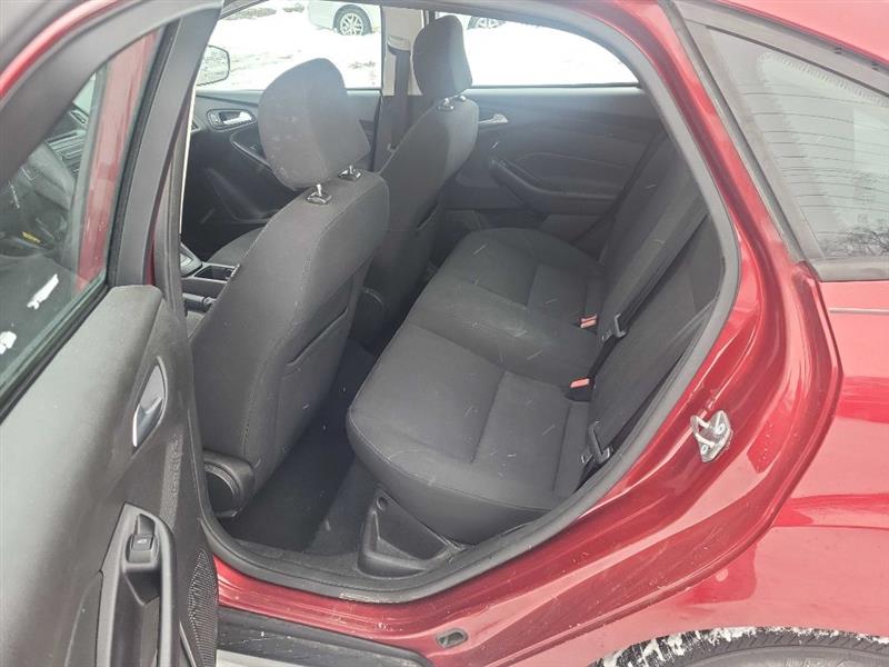 Ford Focus SE Sedan 2016