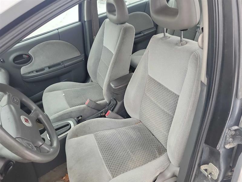 Saturn ION Sedan 3 2005