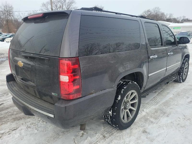 Chevrolet Suburban LTZ 1500 4WD 2011