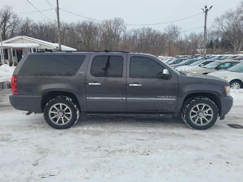 Chevrolet Suburban LTZ 1500 4WD 2011