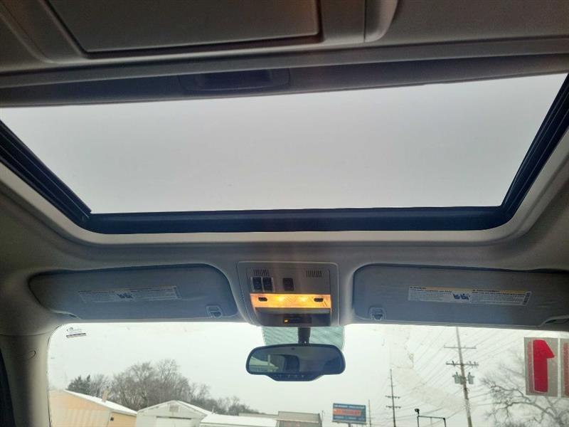 Chevrolet Suburban LTZ 1500 4WD 2011