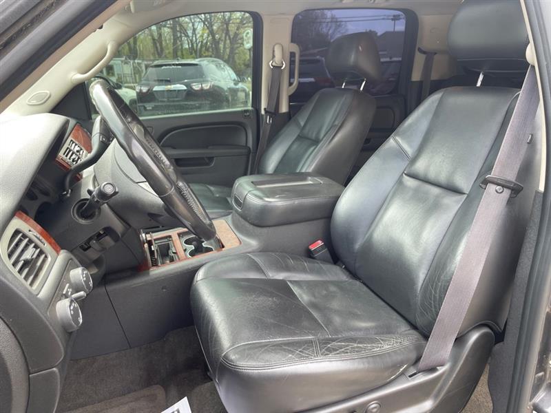 Chevrolet Suburban LTZ 1500 4WD 2011