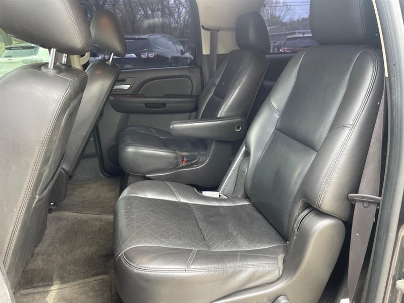 Chevrolet Suburban LTZ 1500 4WD 2011