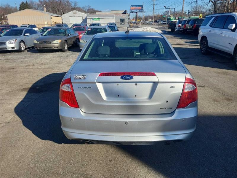 Ford Fusion SE 2012