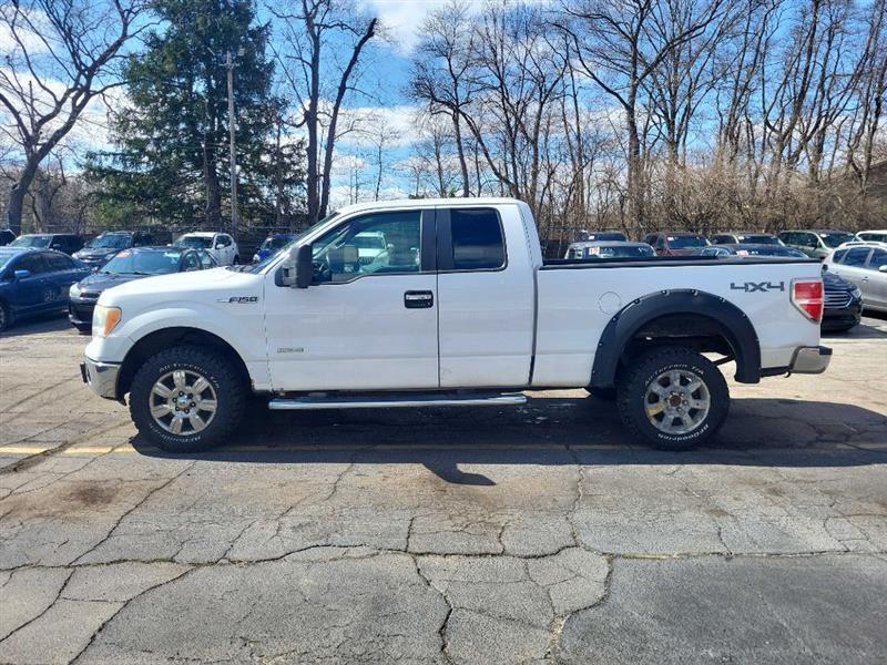 Ford F-150 XL SuperCab 8-ft. Bed 4WD 2012
