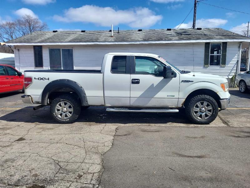Ford F-150 XL SuperCab 8-ft. Bed 4WD 2012
