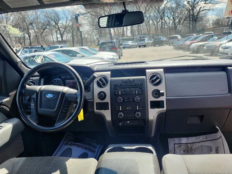 Ford F-150 XL SuperCab 8-ft. Bed 4WD 2012