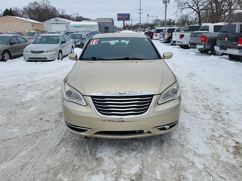 Chrysler 200 Touring 2011