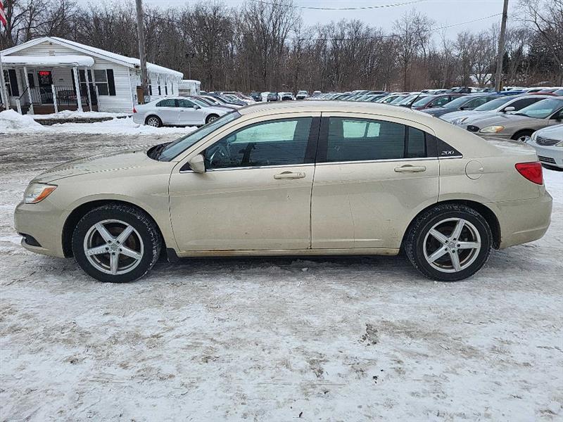 Chrysler 200 Touring 2011