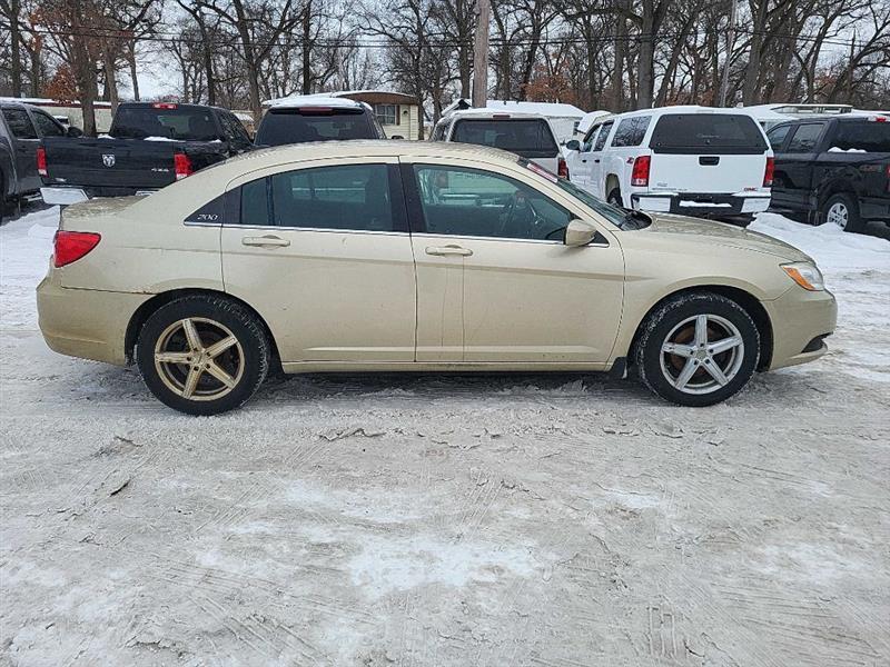 Chrysler 200 Touring 2011