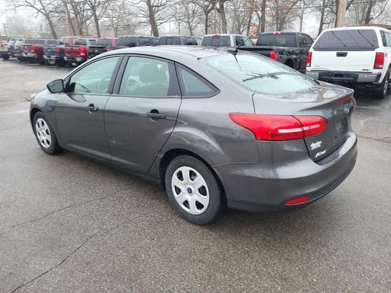 Ford Focus S Sedan 2018