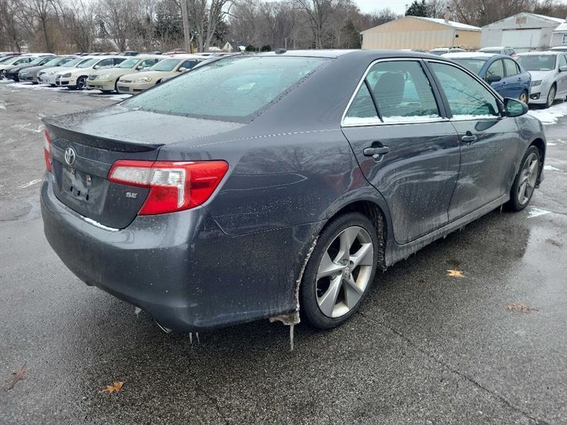 Toyota Camry SE V6 2012