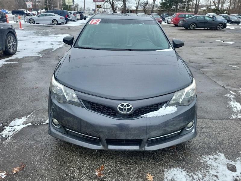 Toyota Camry SE V6 2012
