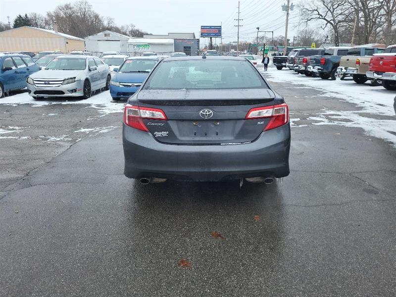 Toyota Camry SE V6 2012