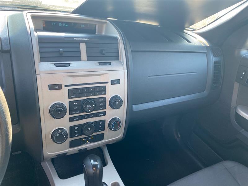 Ford Escape XLT 4WD 2012