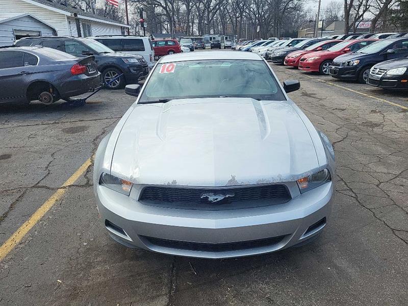 Ford Mustang V6 Coupe 2010