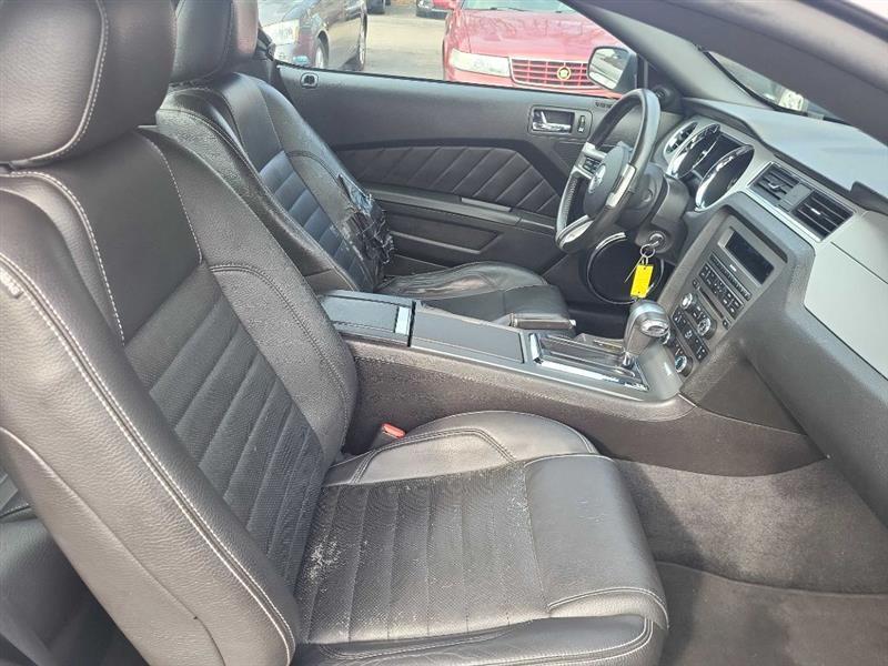 Ford Mustang V6 Coupe 2010