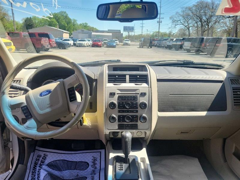 Ford Escape XLT FWD 2012