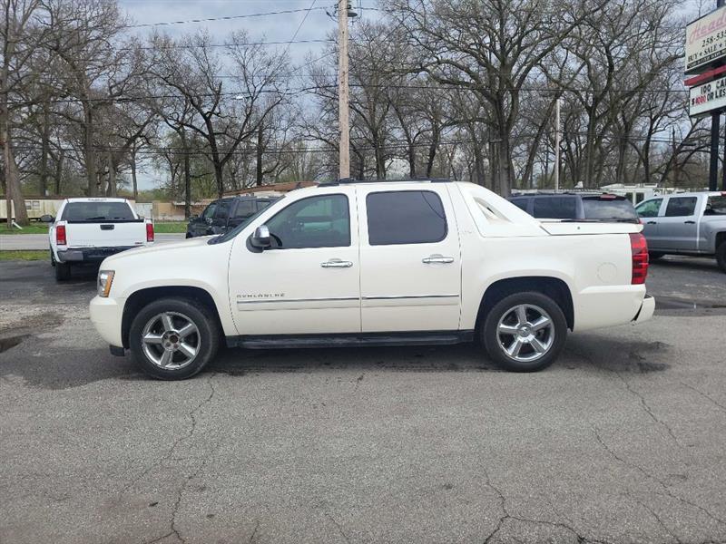 Chevrolet Avalanche LTZ 2WD 2012