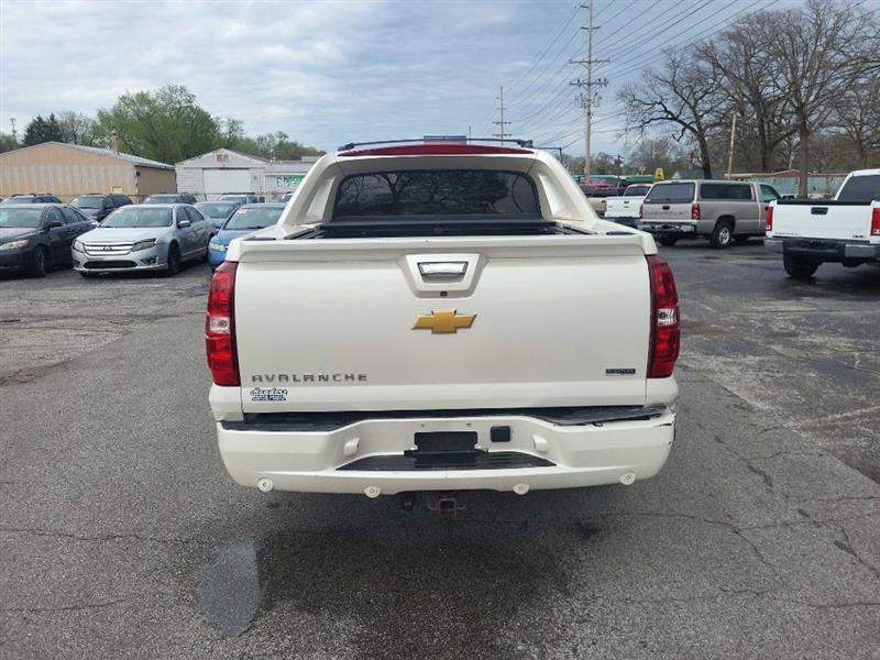 Chevrolet Avalanche LTZ 2WD 2012