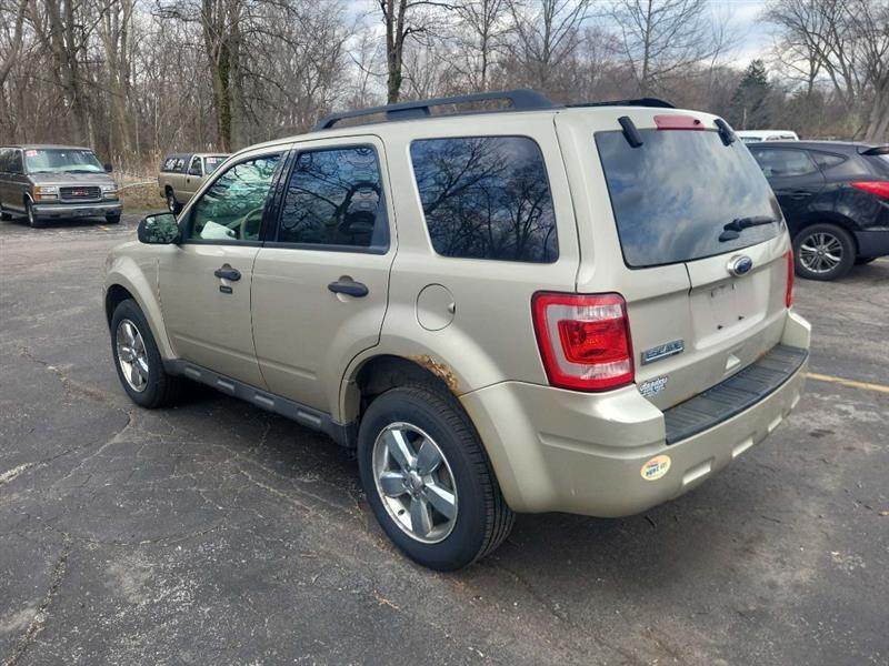 Ford Escape XLT 4WD 2012