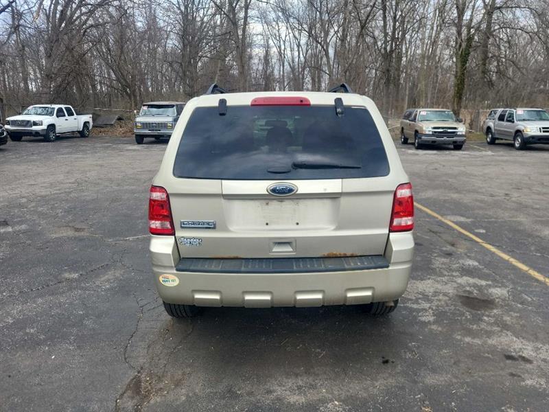 Ford Escape XLT 4WD 2012