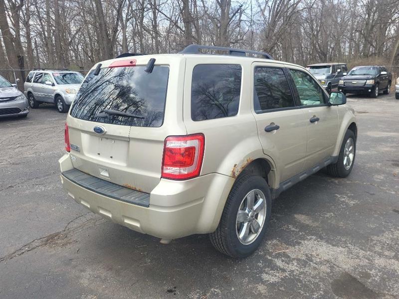 Ford Escape XLT 4WD 2012