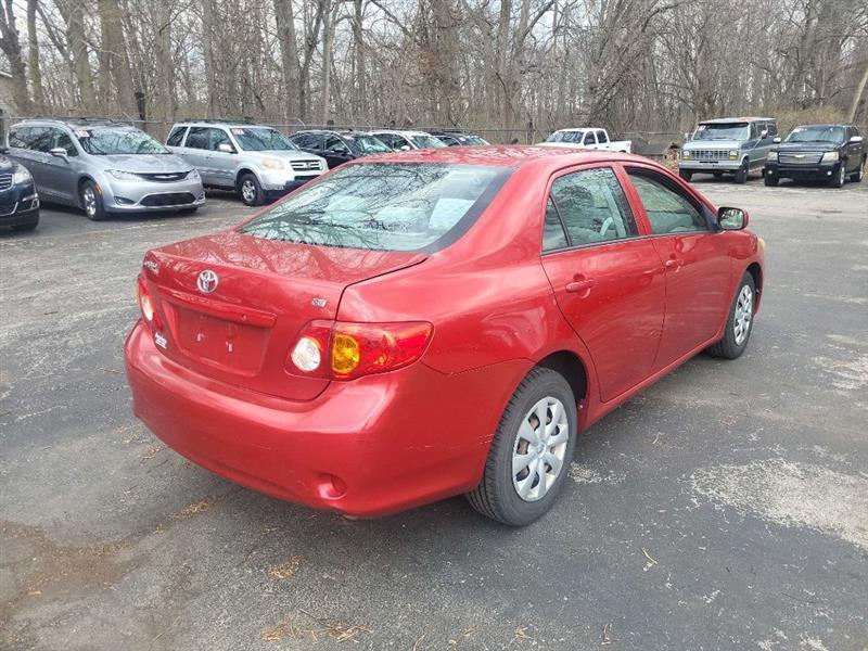 Toyota Corolla Base 5-Speed MT 2010