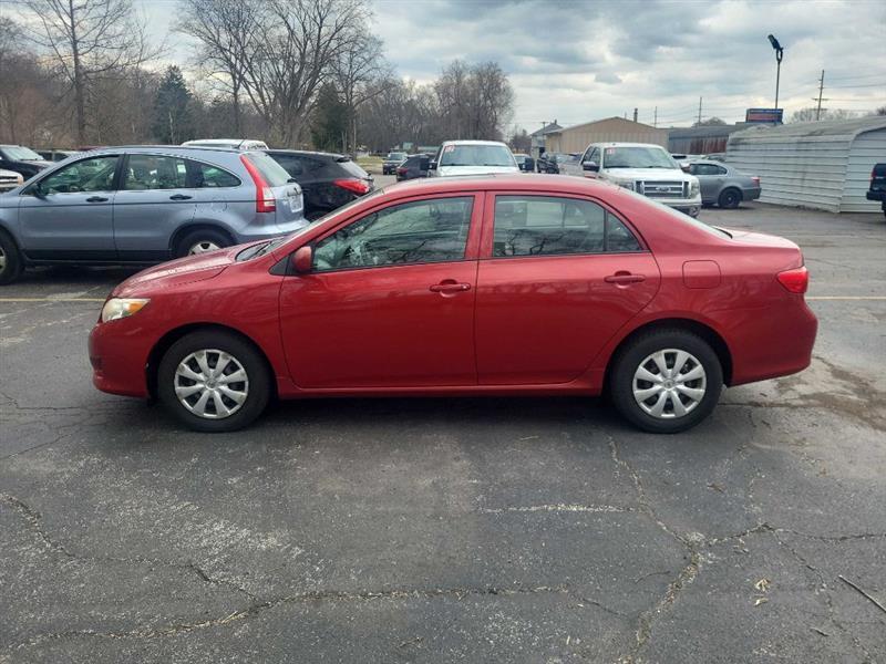 Toyota Corolla Base 5-Speed MT 2010