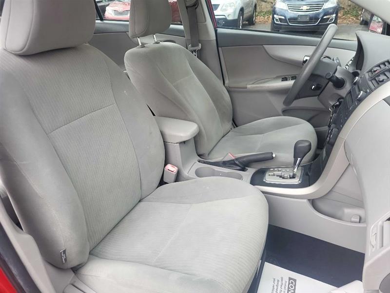 Toyota Corolla Base 5-Speed MT 2010